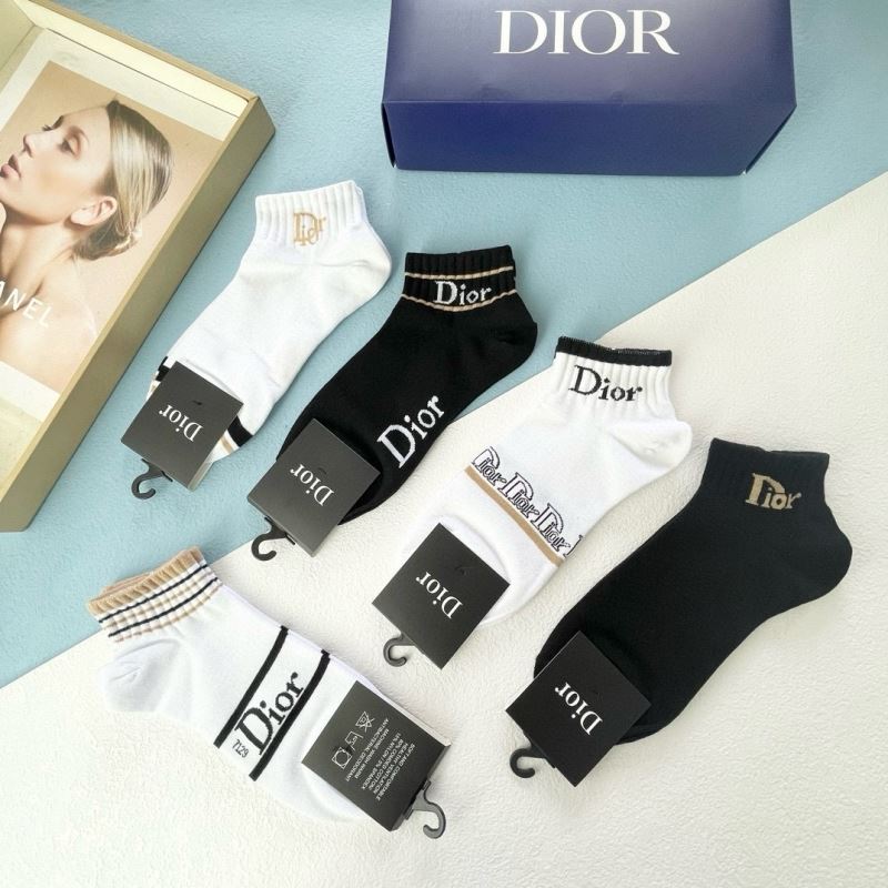 CHRISTIAN DIOR